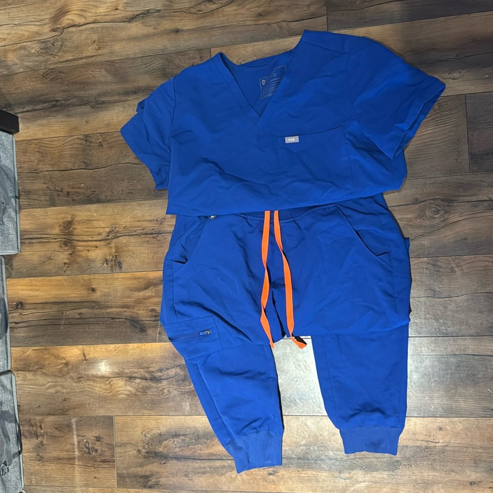 Blue figs scrub set